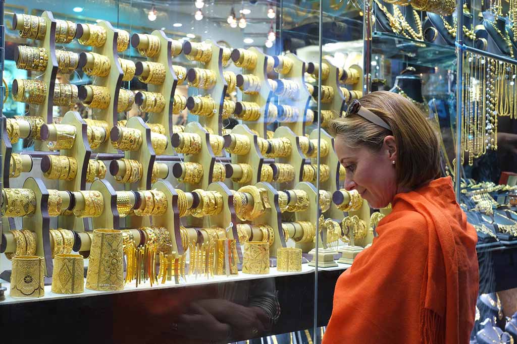 Ситуация на золотом рынке. Рынок золота Gold Souk. Золотой рынок в Дубае. Золотой рынок в Ереване. Рынок золота Тбилиси.