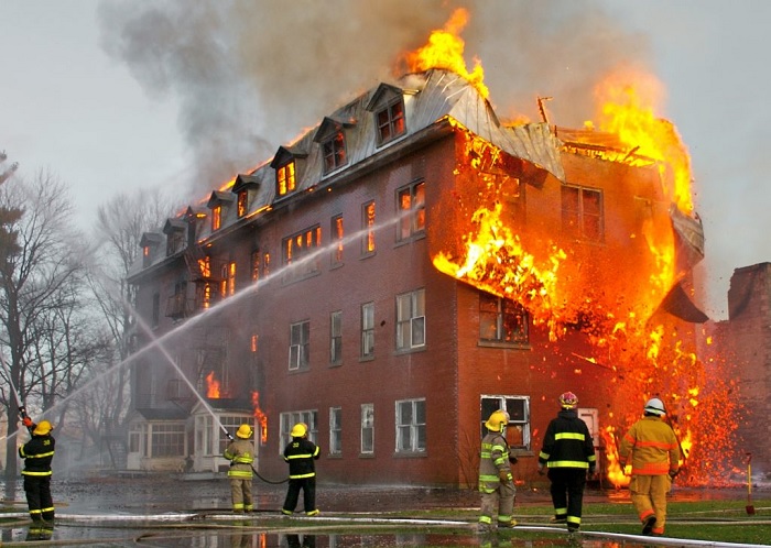 آتش سوزی در ساختمان-کاماپرس