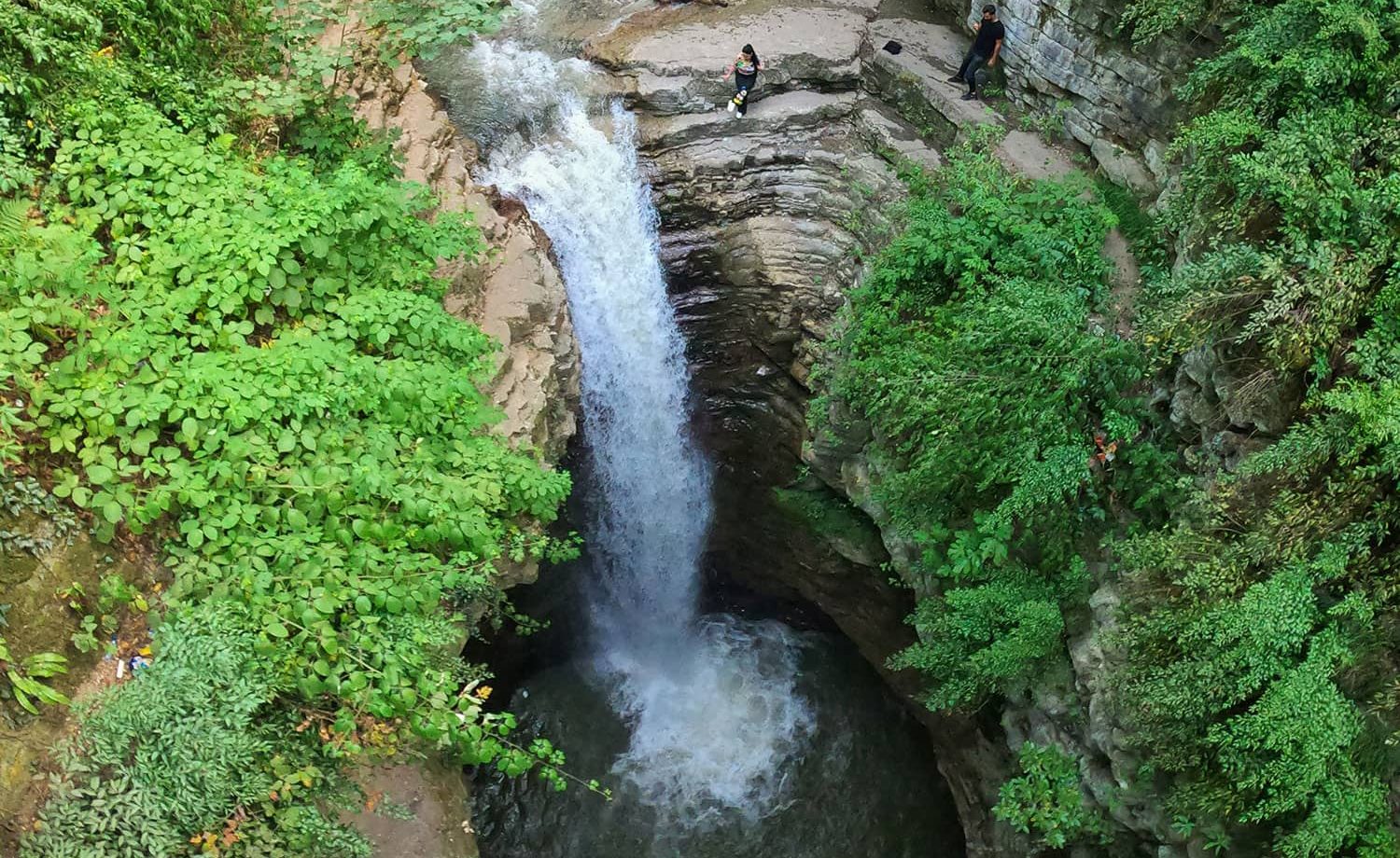 آبشار ویسادار رضوان شهر-کاماپرس