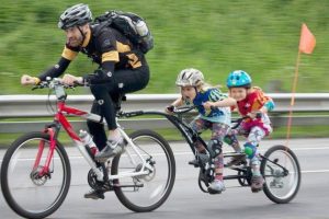 کاربردی ترین هدیه روز مرد برای آقایان دوچرخه سوار کاماپرس