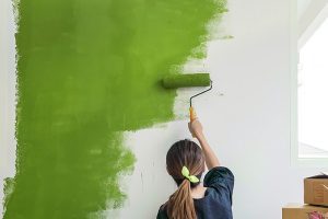 چگونه خودمان رنگ و نقاشی دیوار و سقف اتاق را انجام دهیم؟ کاماپرس