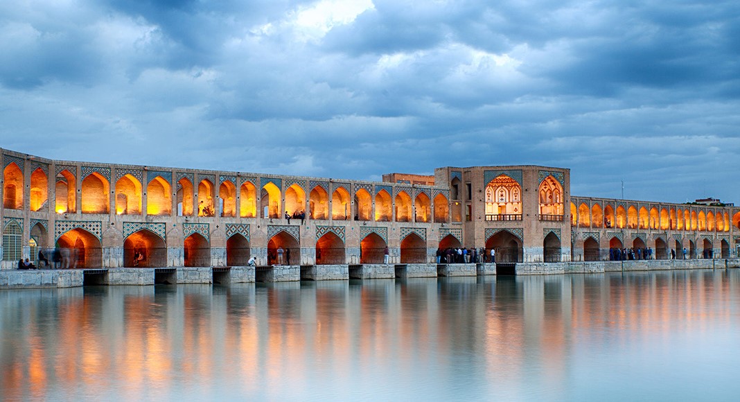 هزینه یک شب اقامت در اصفهان چقدر آب می خورد؟