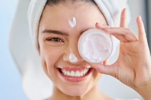 ۵ کرم مرطوب کننده پرفروش برای پوست حساس