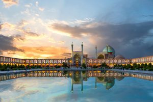 بهترین هتل 4 ستاره اصفهان از نظر کاربران فلایتیو، اسنپ تریپ و علی بابا