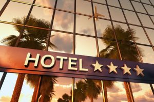 بهترین هتل 4 ستاره شیراز از نظر کاربران فلایتیو، اسنپ تریپپ و علی بابا