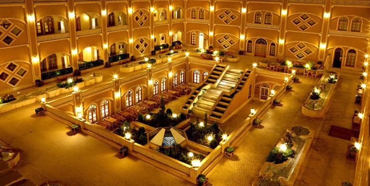 بهترین هتل 5 ستاره اصفهان از نظر کاربران فلایتیو، اسنپ تریپ و علی بابا