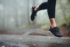 پرفروش ترین کفش ورزشی زنانه مناسب پیاده روی کاماپرس