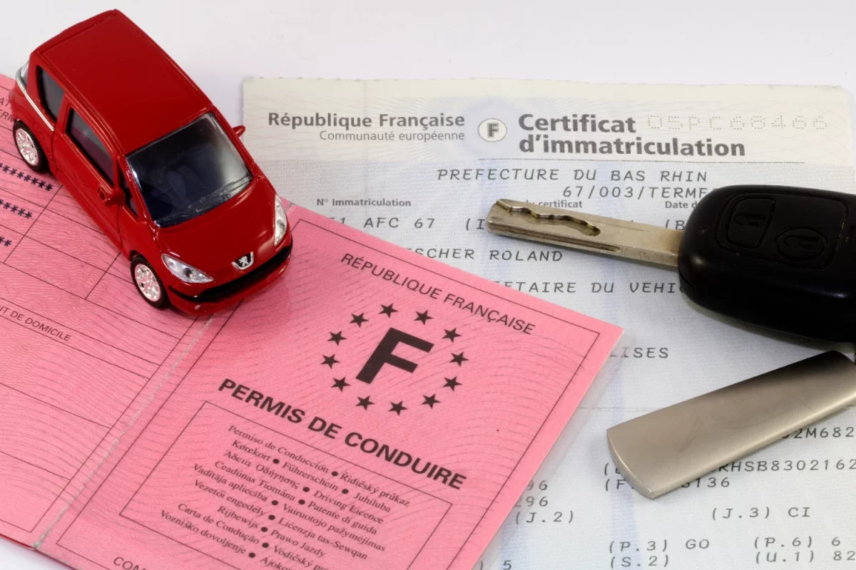 Le coût d'obtention d'un permis de conduire international-کاماپرس