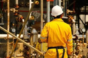 6 شرکت نفت و گازی که در خرداد ماه استخدام دارند + حقوق-کاماپرس