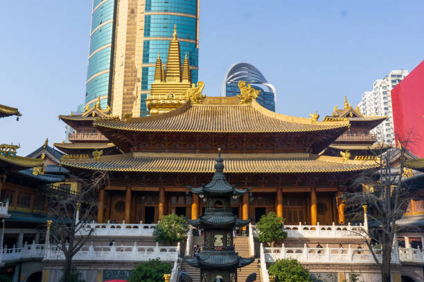 بازدید از معبد جینگ آن (Jing’an Temple) در تور چین-کاماپرس